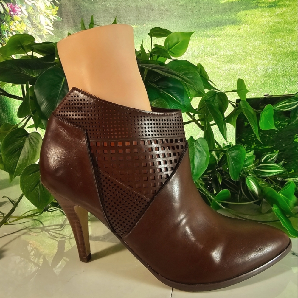 Carlos by Carlos Santana Women's Ankle Heels Boots in Chocolate Brown Size 8 - Picture 6 of 6